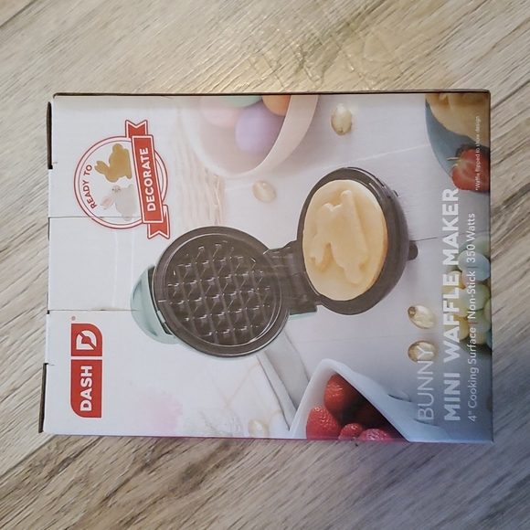 DASH mini bunny waffle maker 🐰 NEW - Picture 2 of 3